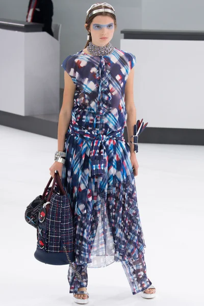 Look 27